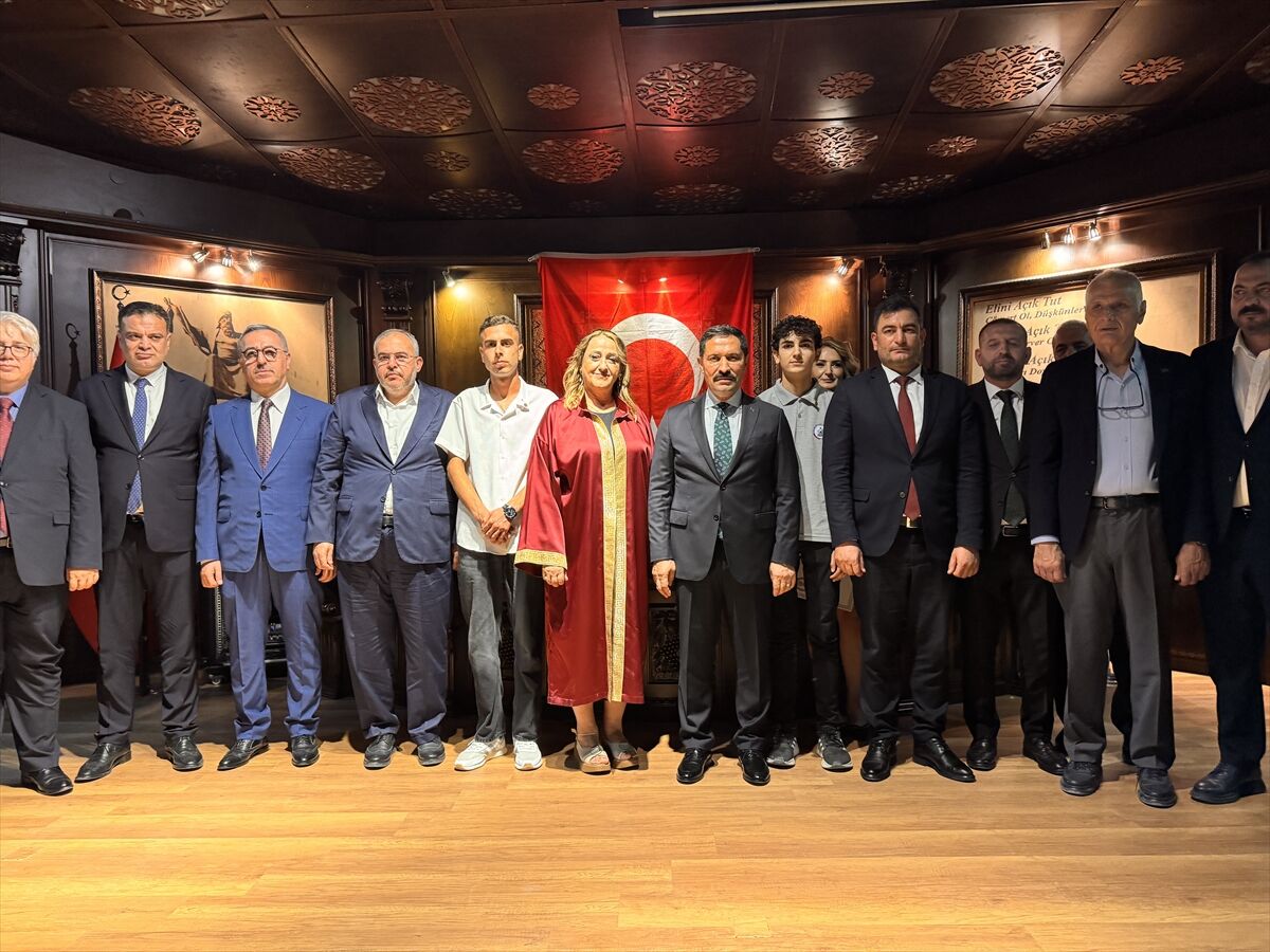 Hatay’da Yılın Ahisi Seçildi Kaftanı Mehtap Gümüş Giydi (1)