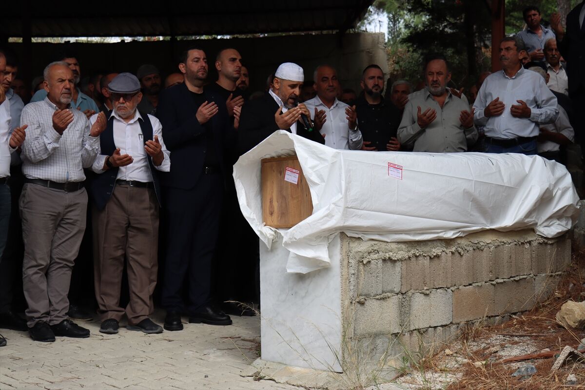 Kktc’deki Gemi Faciasında Hayatını Kaybeden 2 Kişi Hatay’da Defnedildi (2)