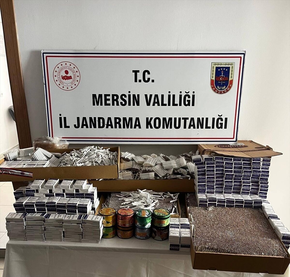 Mersin'de bir evde 32 bin 120 makaron ele geçirildi