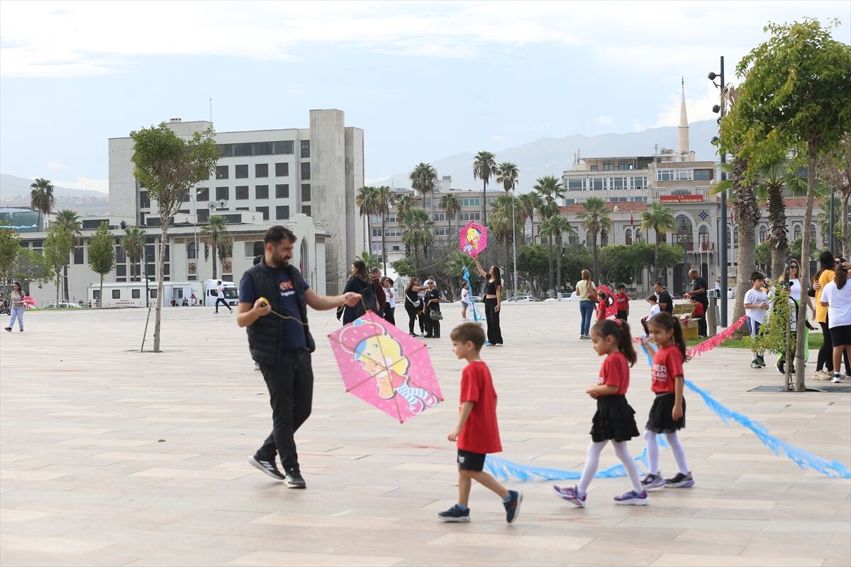 İskenderun’da Uçurtmalar Bağımlılığa Karşı Havalandı