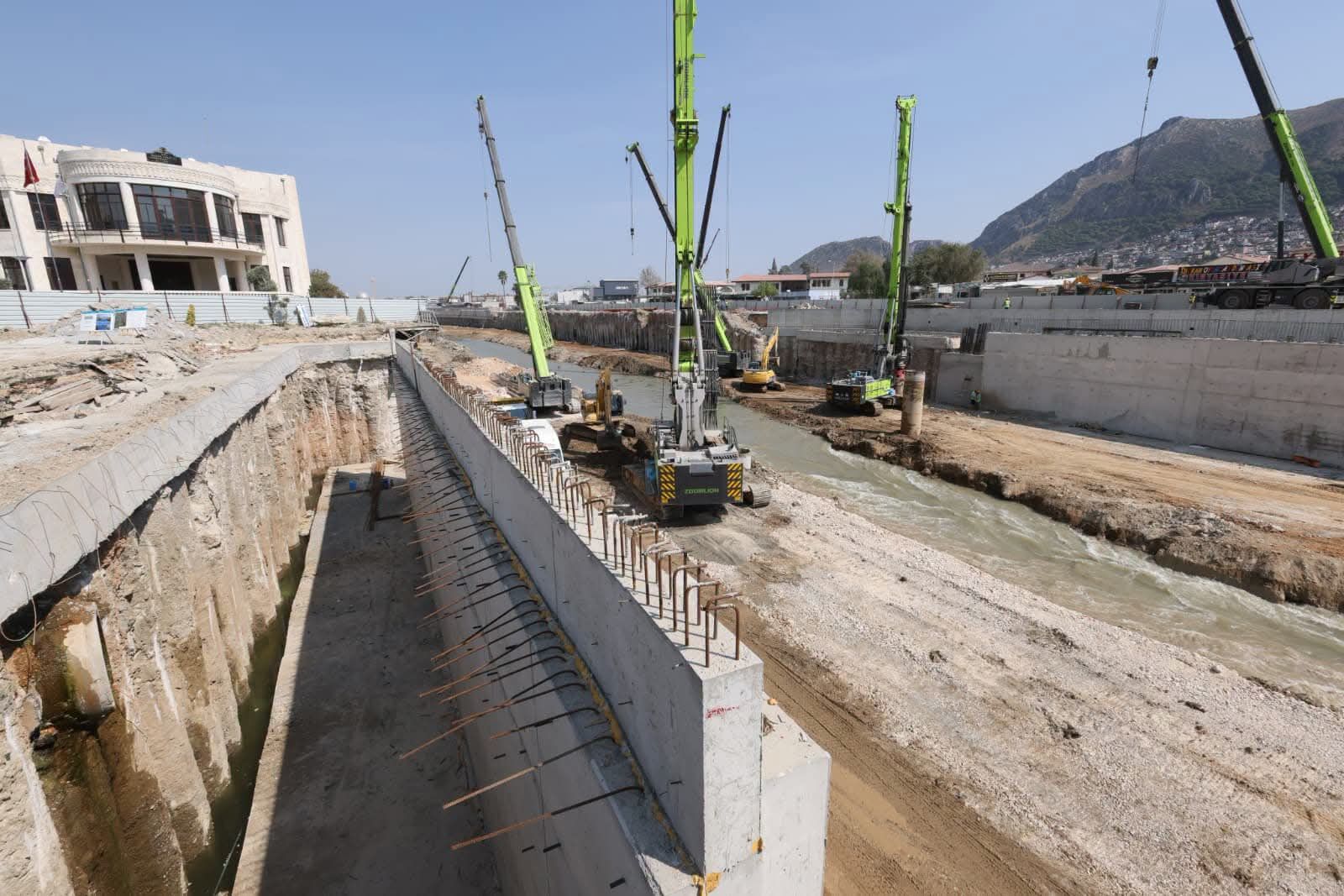 Asi Nehri Ata Köprüsü