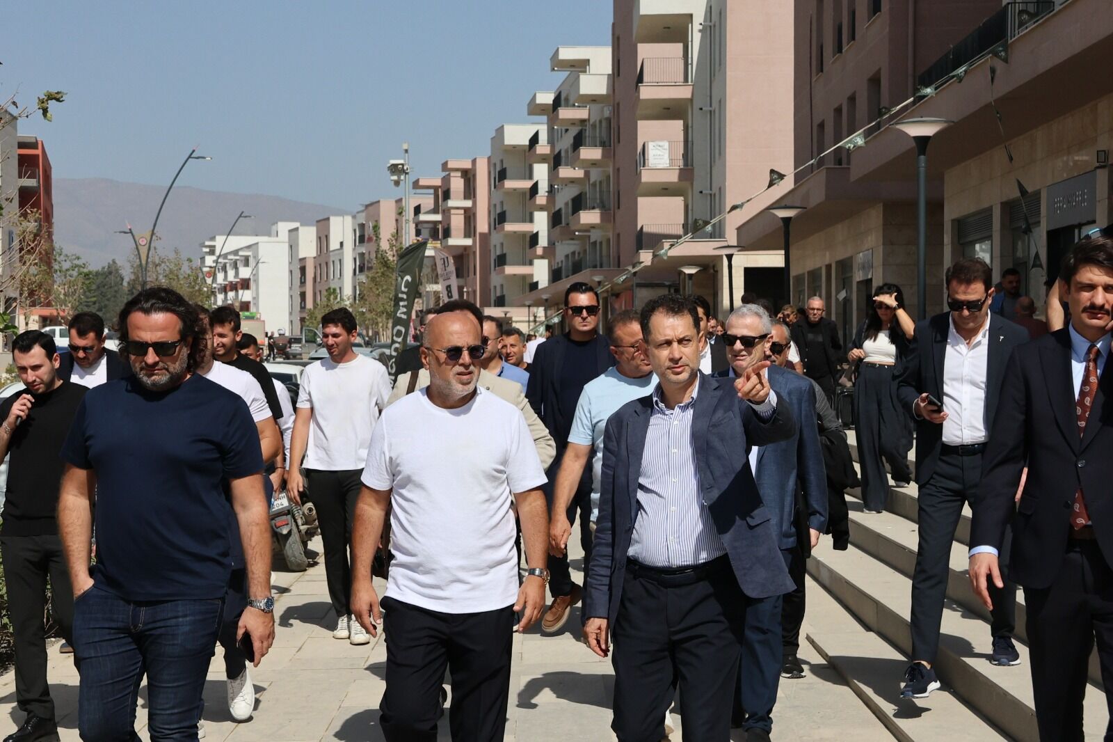Atatürk Caddesi Toplantı (1)