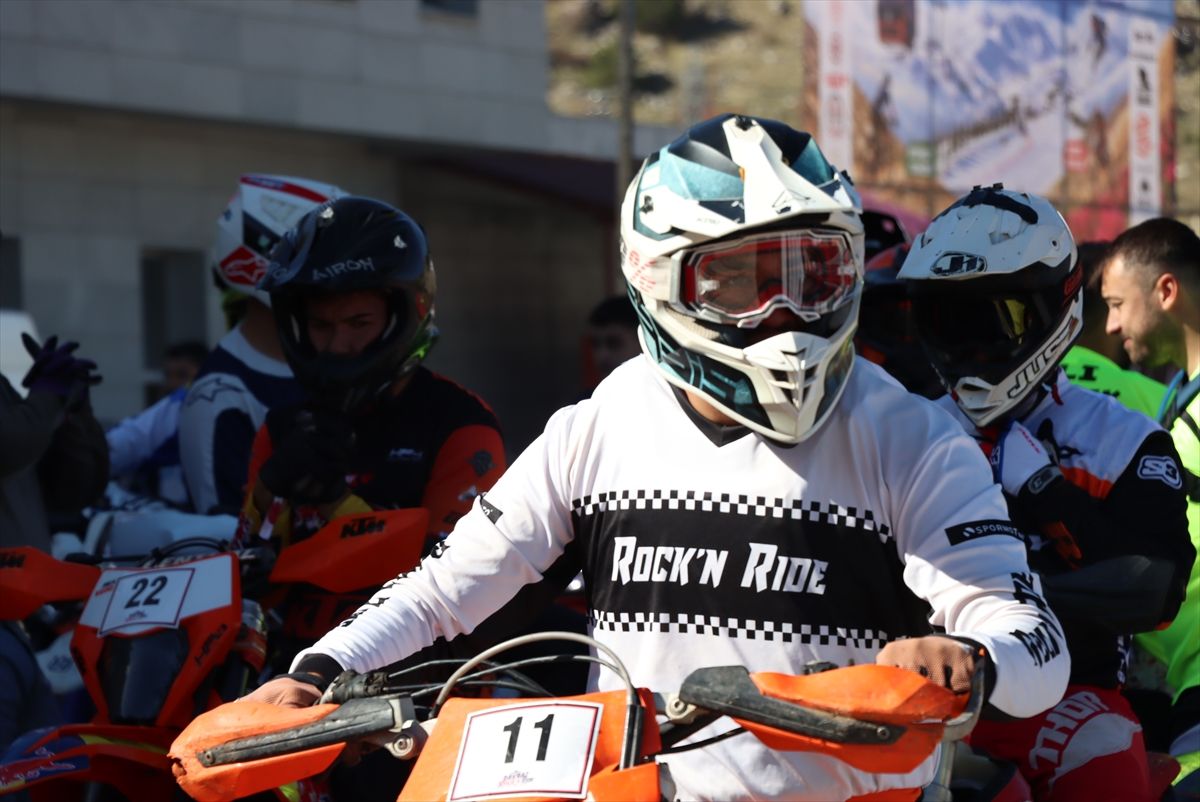 Davraz Kayak Merkezi'nde 'Hard Enduro' motor yarışları başladı