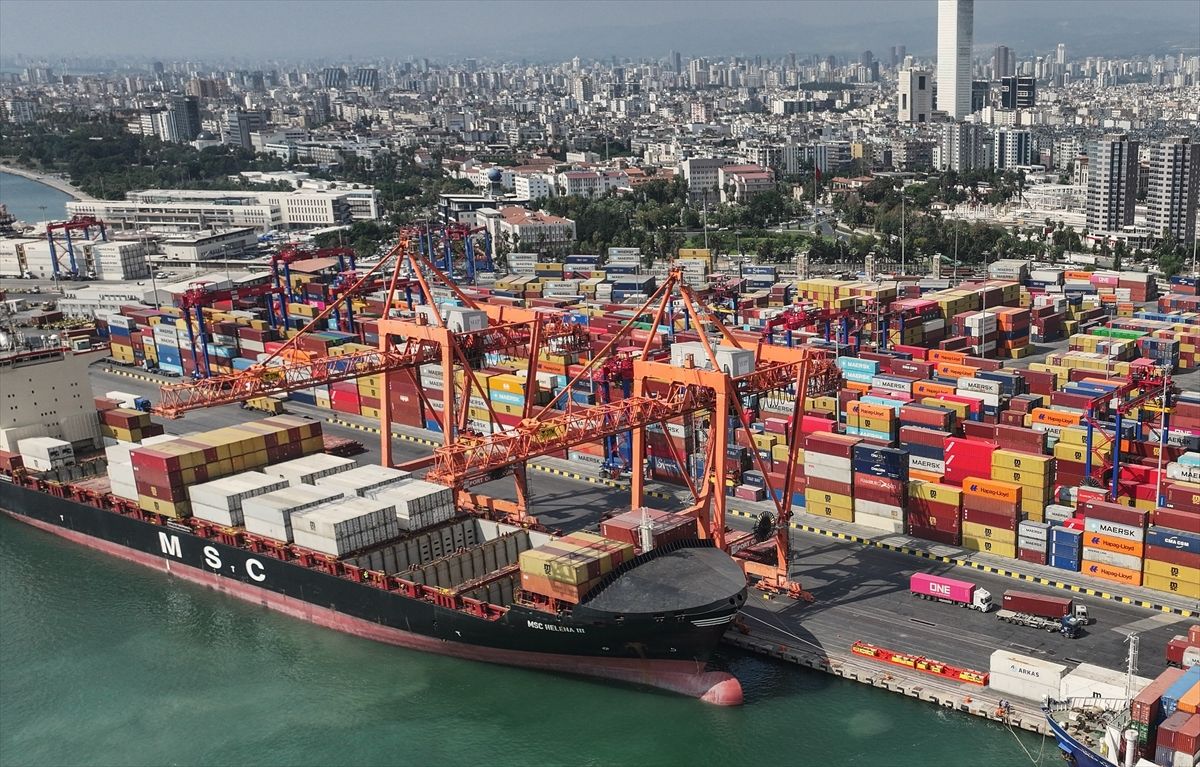 GRAFİKLİ - 6 Şubat depremlerini atlatan 11 ilin toplam ihracatı 15,6 milyar doları aştı