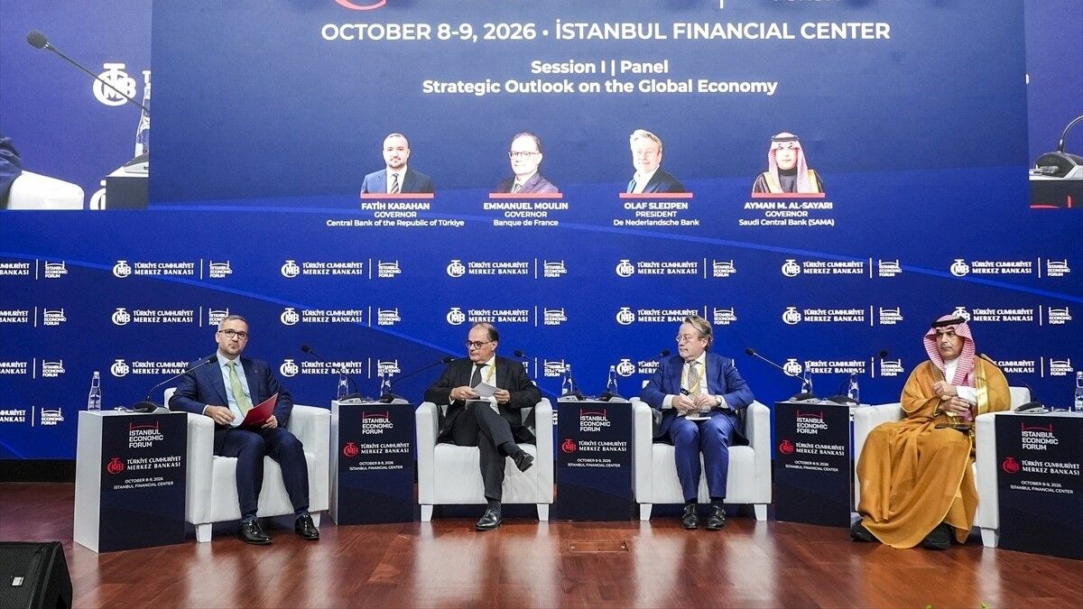 İstanbul Ekonomi Forumu'nda 'Küresel Ekonomide Stratejik Görünüm' paneli düzenlendi