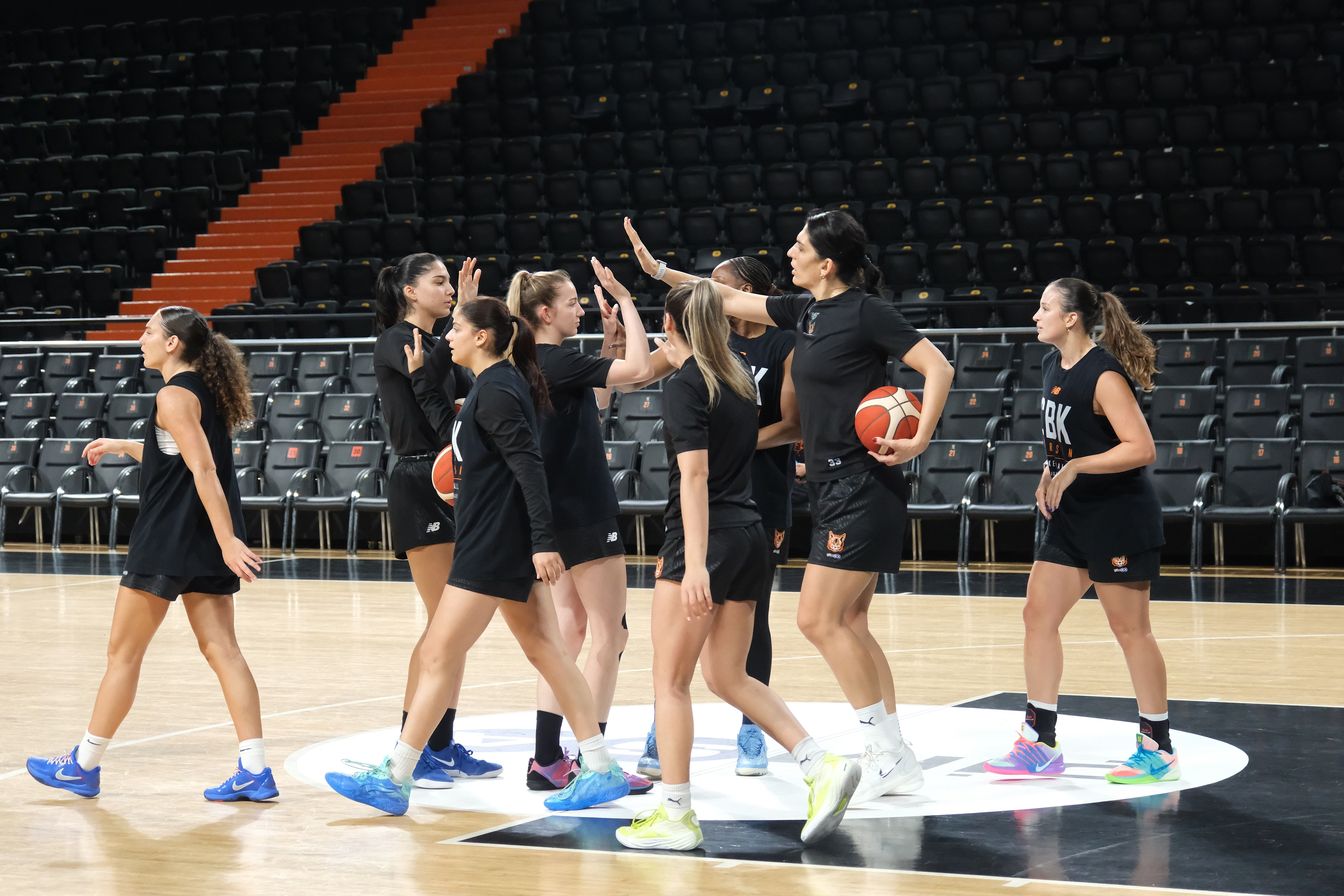 Süper Kupa'da Fenerbahçe ile karşılaşacak ÇBK Mersin, taraftarı önünde mutlu son hedefliyor
