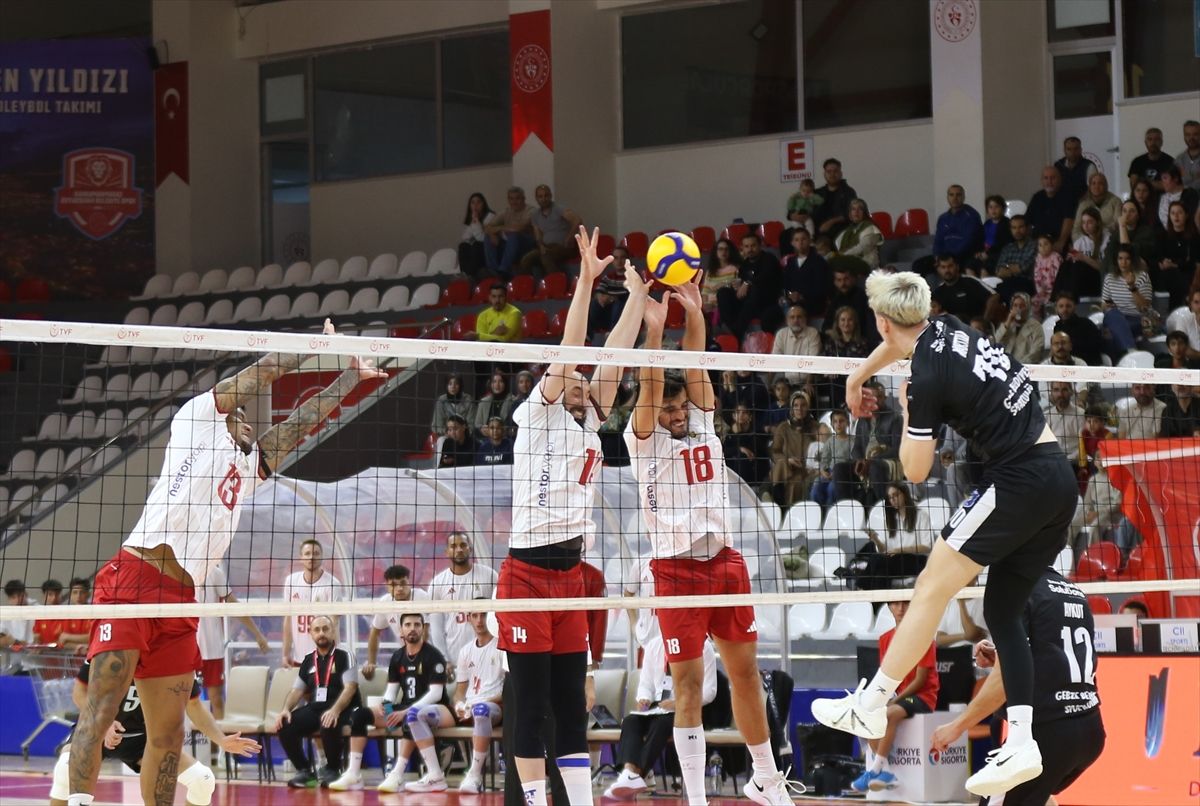 Voleybol: SMS Grup Efeler Ligi