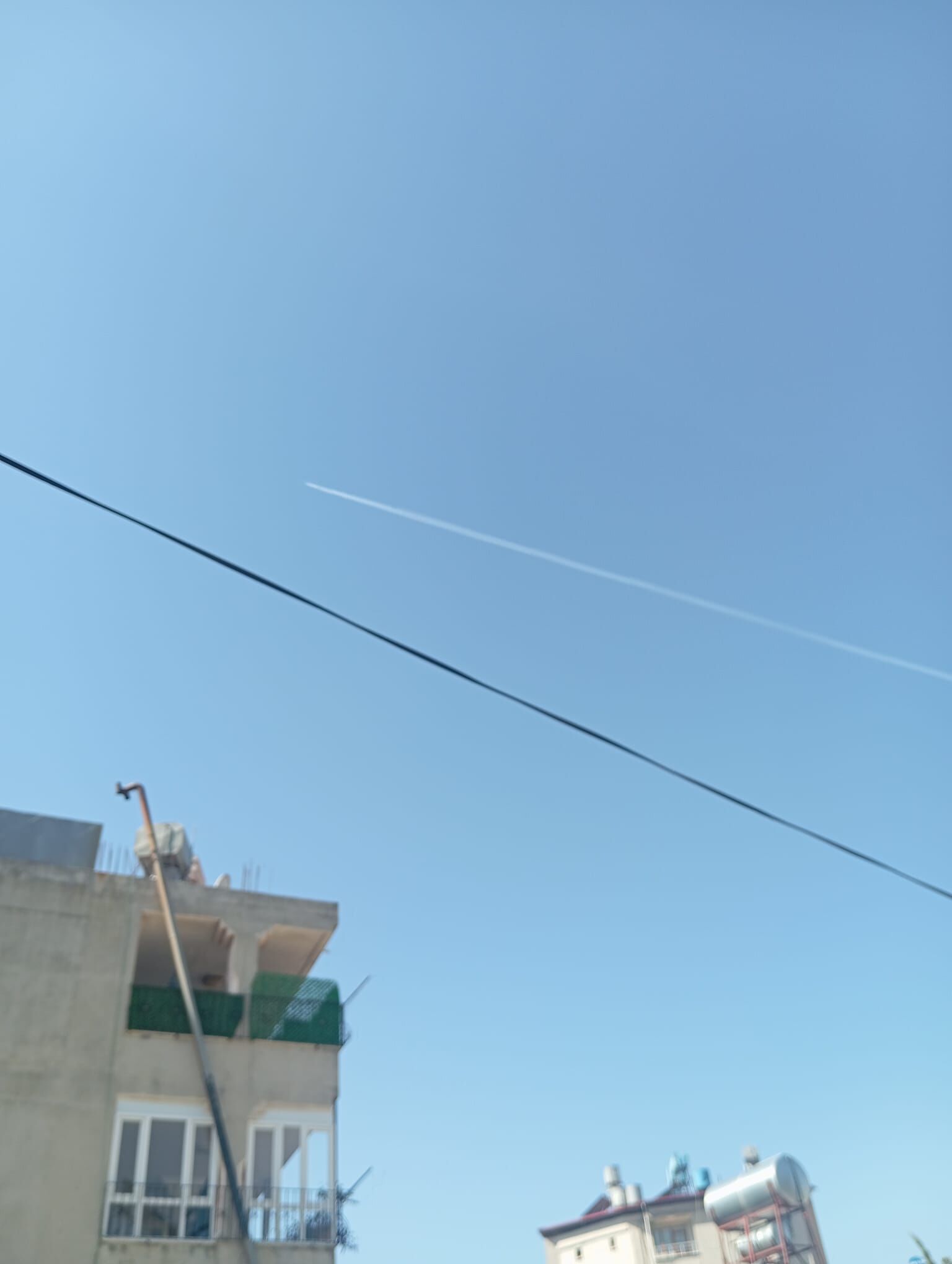 Hatay Semalarında Neler Oluyor? Havadan Spreyleme İddiası Gündemde