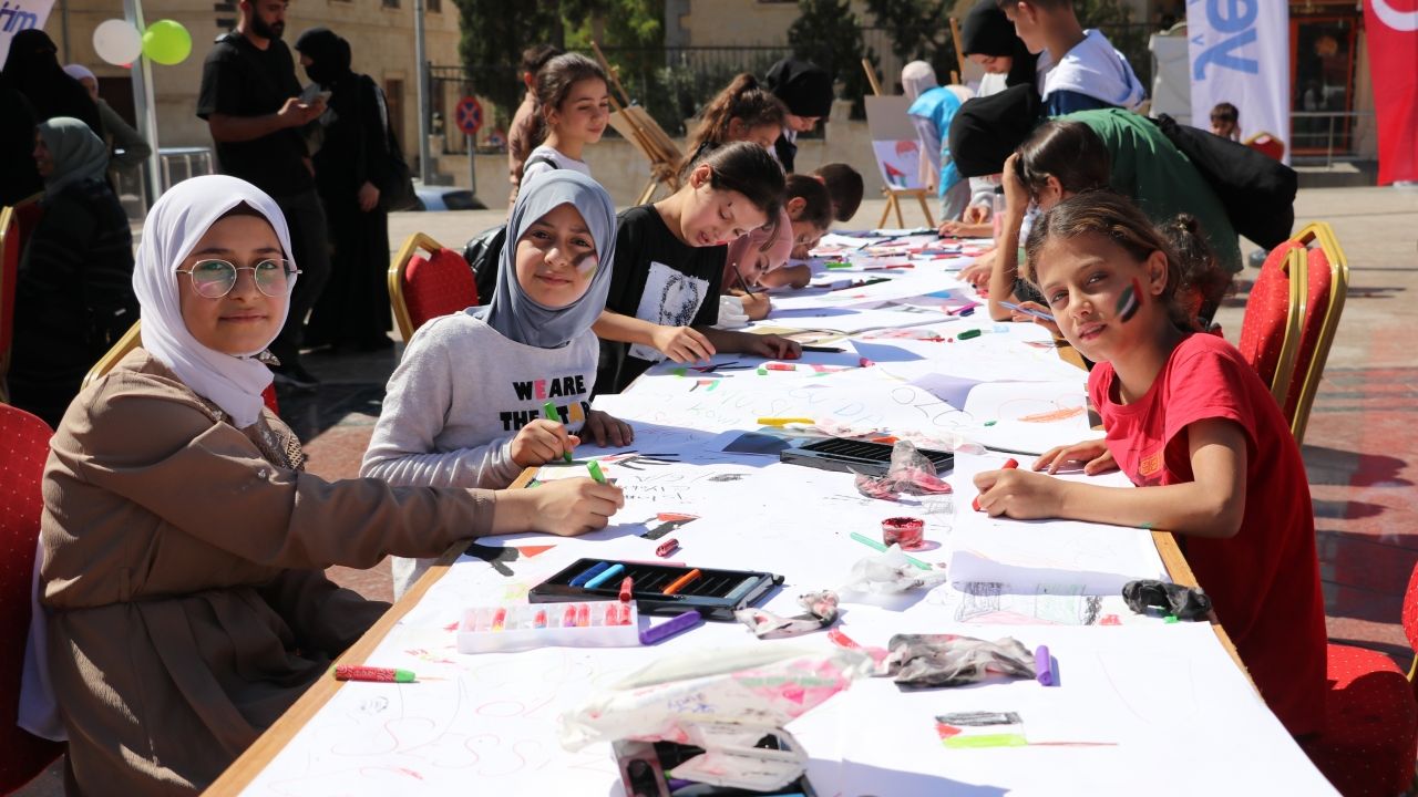 Kahramanmaraş, Malatya ve Kilis'te çocuklar Filistin'e destek için resim çizdi