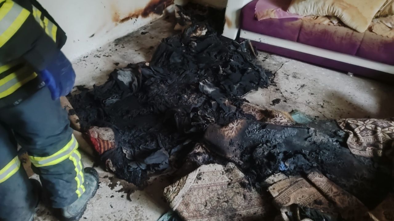 Burdur'da bir kişinin yatağında yanmış halde cesedi bulundu