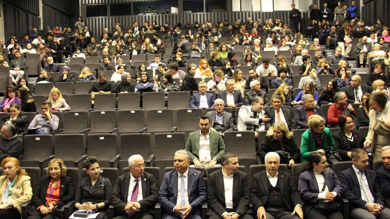 Antalya'da "4. Akdeniz'in Geleceği Çalıştayı" düzenlendi