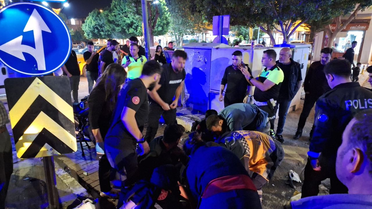 Mersin'de hafif ticari araç ile çarpışan motosikletteki 2 kişi yaralandı -  kilis kent haber