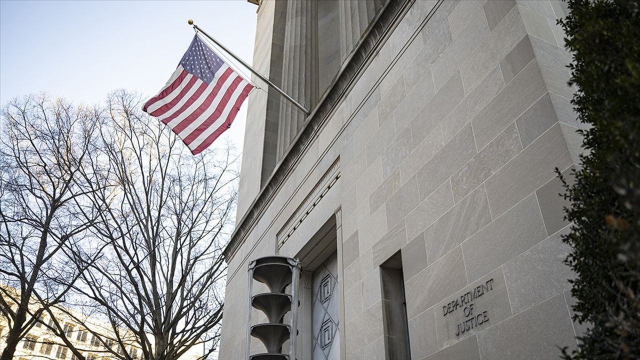 ABD Adalet Bakanlığı, Epstein dosyalarında adı geçen kişilerin listesini Kongreye iletti