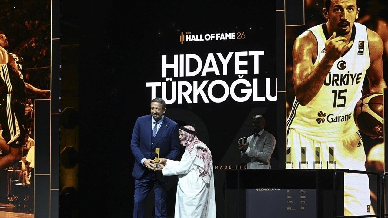 FIBA'nın 2026 Hall of Fame listesine seçilen Hidayet Türkoğlu, Berlin'de onurlandırıldı