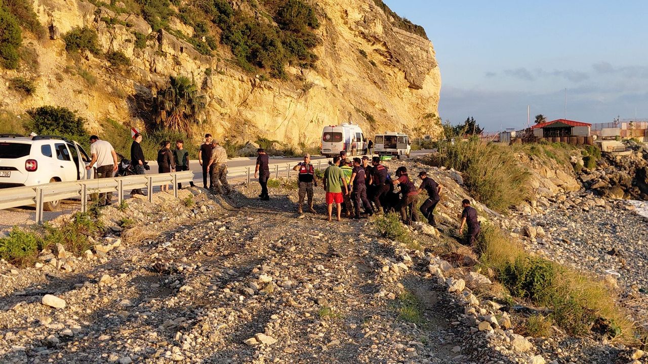 Hatay'da kayıp olarak aranan kişi sahilde ölü bulundu