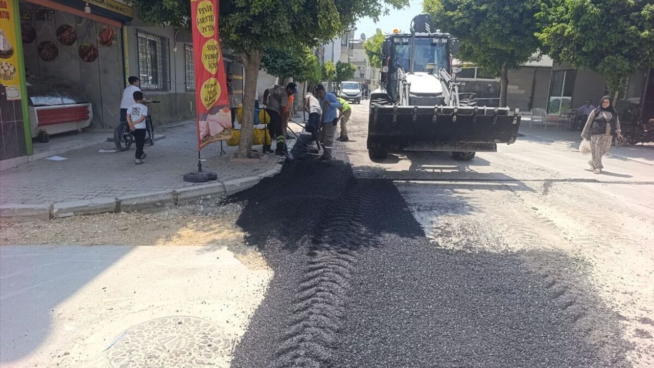 Akdeniz ilçesinde altyapı çalışmalarında zarar gören yol ve 