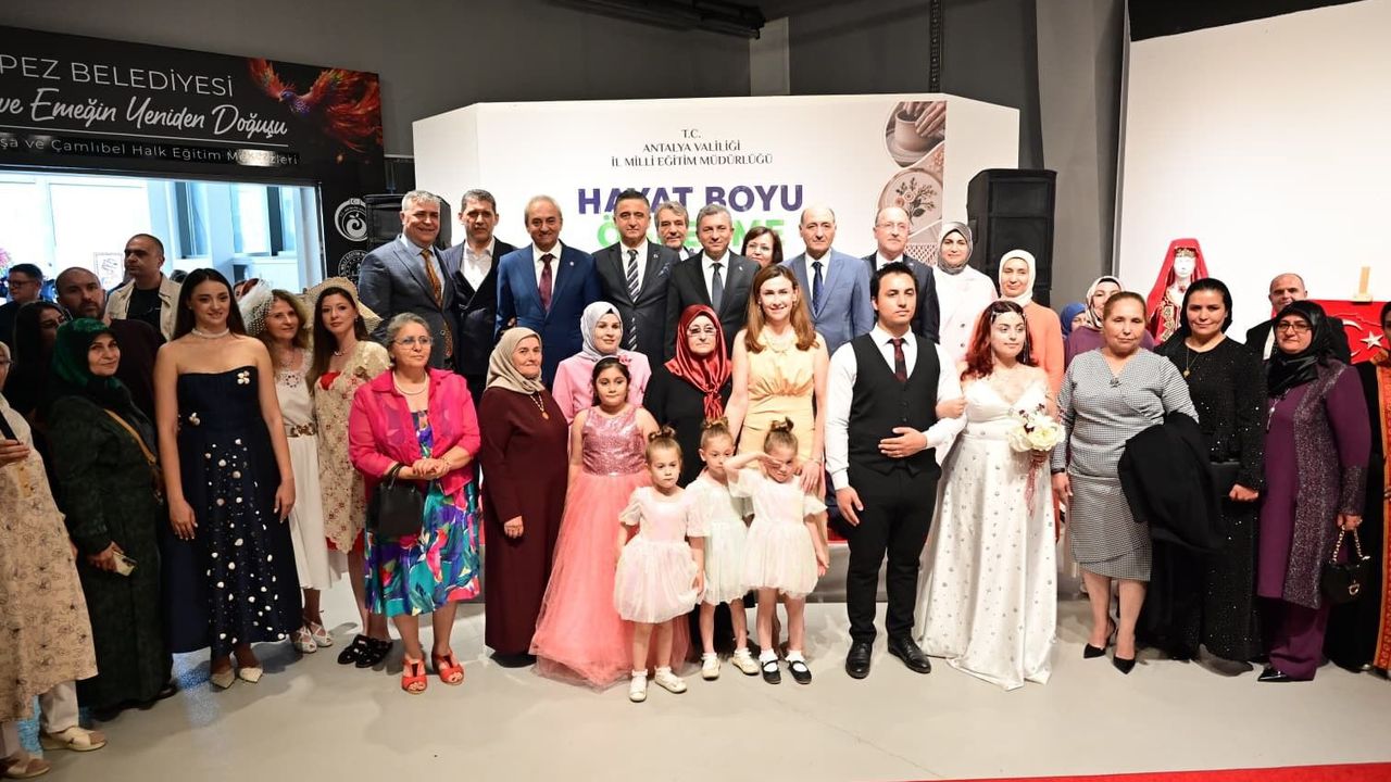 Antalya'da 'Hayat Boyu Öğrenme Haftası' sergisi açıldı