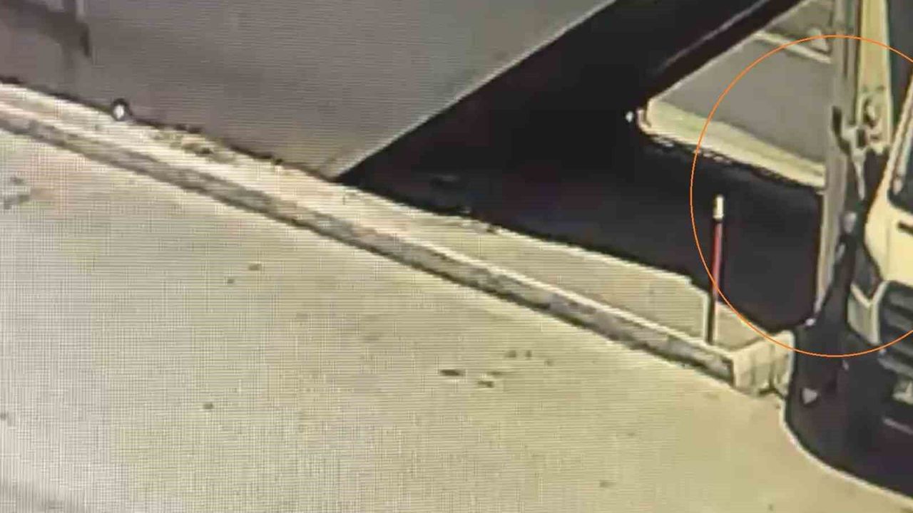Antalya'da Otokoç bayiine silahlı saldırı