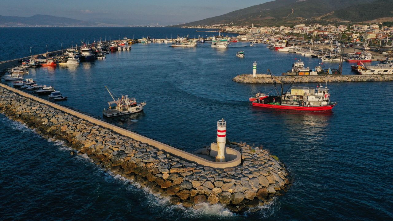 Balıkçı gemilerindeki takip cihazları yenileniyor