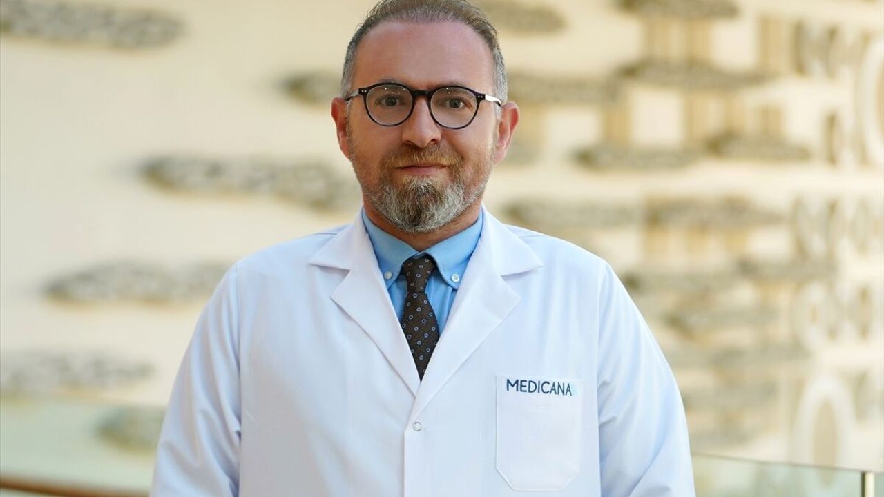 Böbrek taşının başlıca nedeni yetersiz sıvı tüketimi