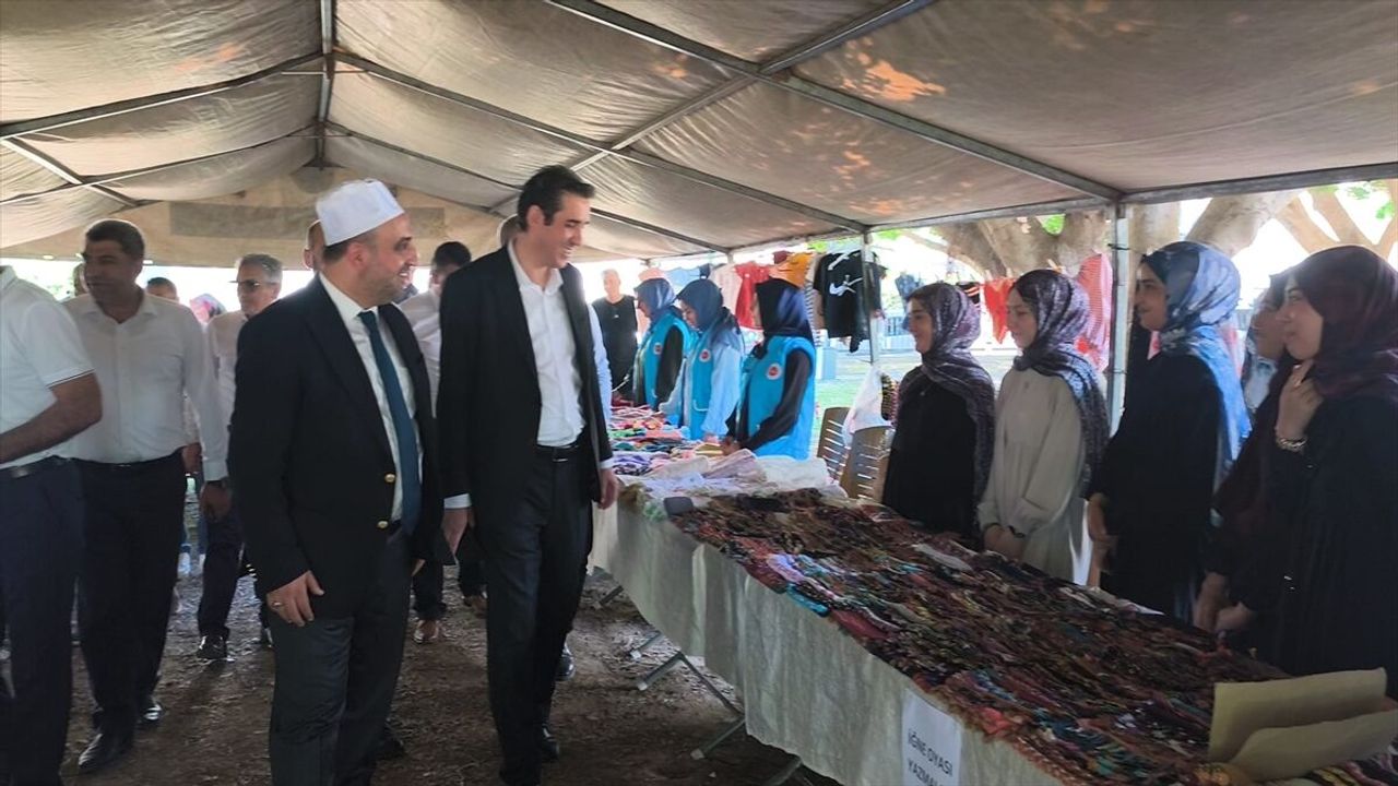 Bozyazı'da hayır çarşısı kuruldu