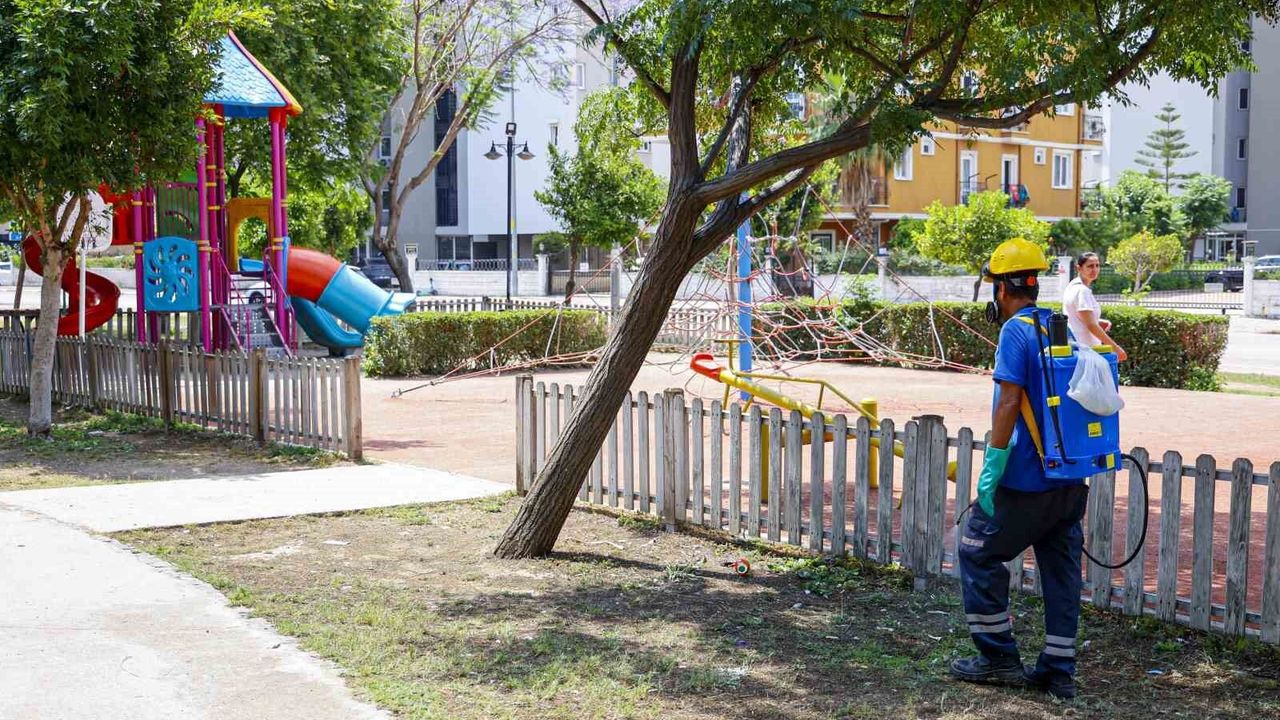 Büyükşehir'den toplu kullanım alanlarında ilaçlama