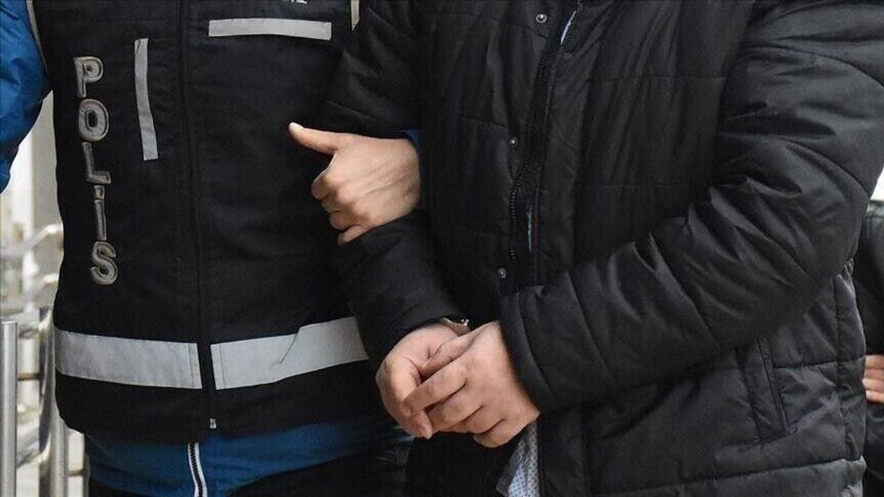 Elebaşı İtalya'da bulunan suç örgütüne yönelik 7 ilde 54 şüp
