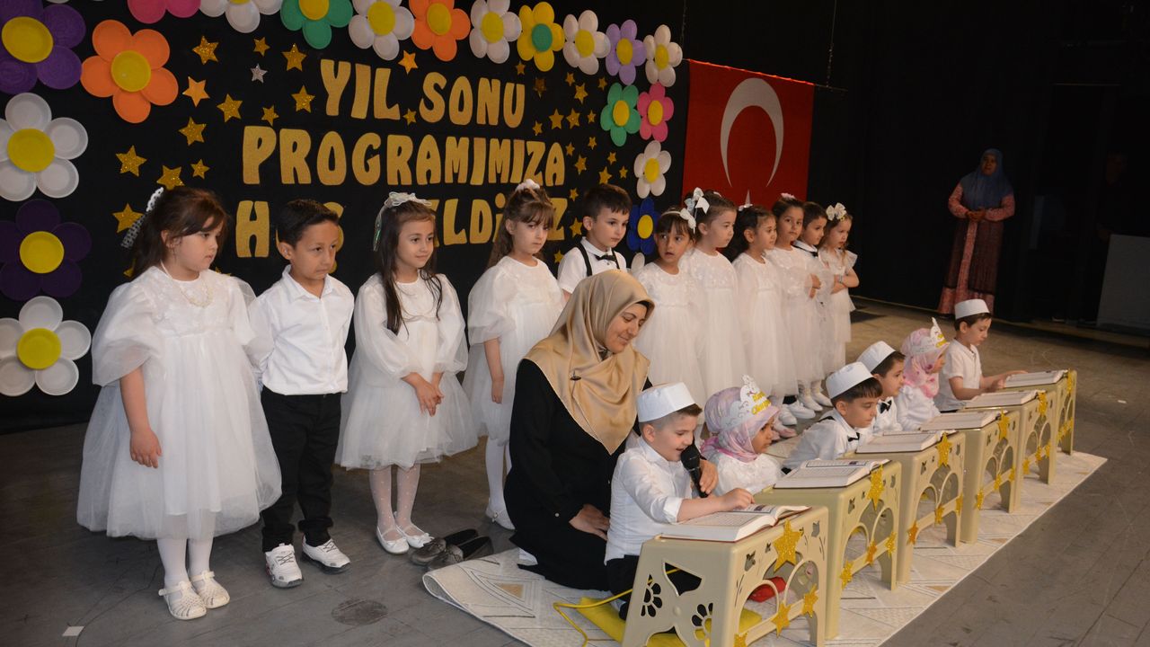 Gülnar ilçesinde Kuran kursu yıl sonu programı yapıldı
