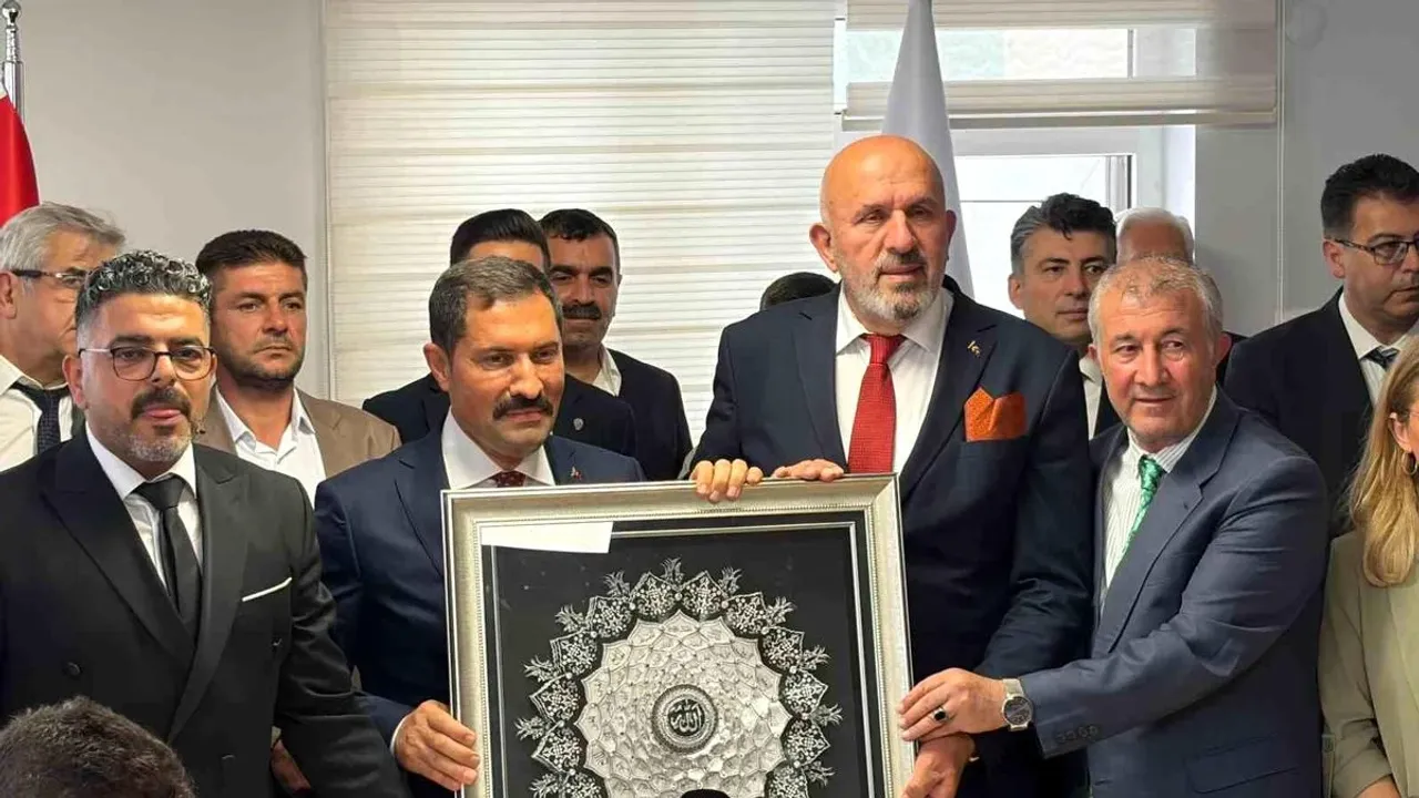 Hatay Valisi Masatlı Yılın Valisi Seçildi !