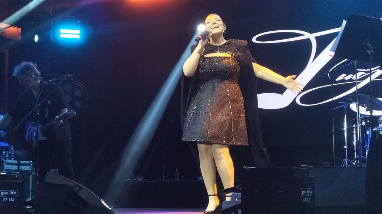 Manavgat'ta oteller konserlerle turizm sezonunu canlandırıyo