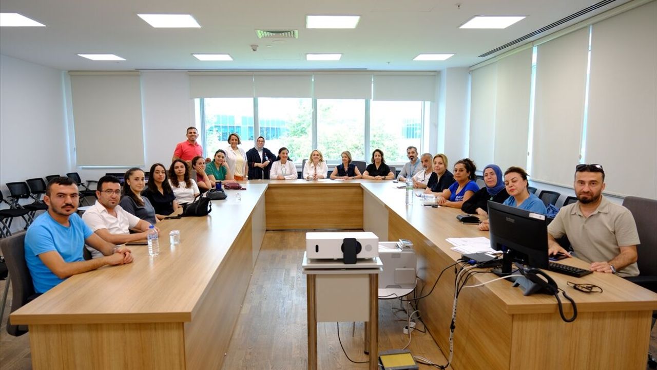 Mersin'de sağlık çalışanları için 'Türk İşaret Dili Eğitim P