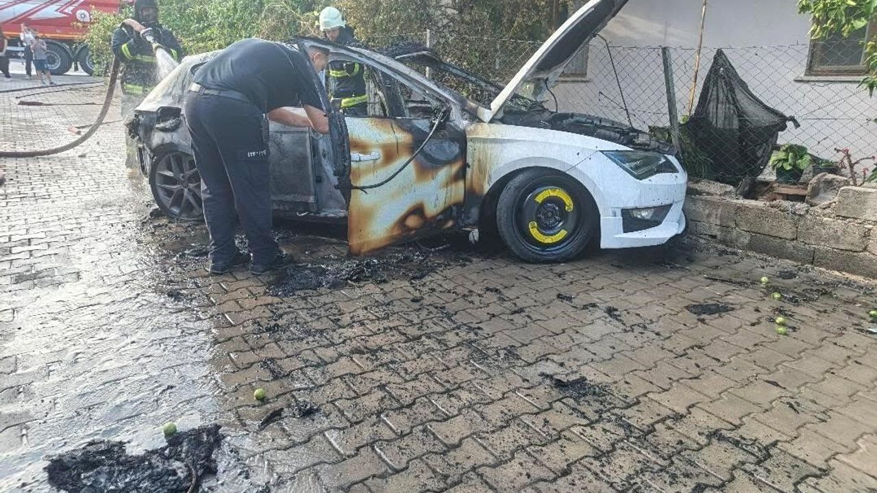 Seyir halindeyken alev topuna döndü, sürücü son anda kendini