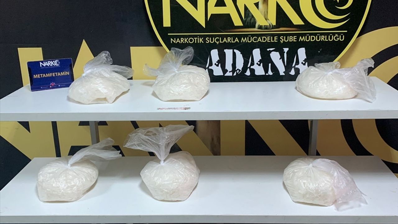 Kokain ve sentetik uyuşturucu bulunan kamyonetteki 2 zanlı tutuklandı