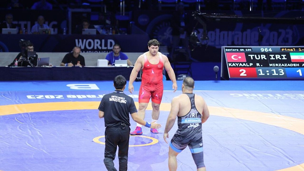 Rıza Kayaalp, Dünya Güreş Şampiyonası'nda gümüş madalya kazandı