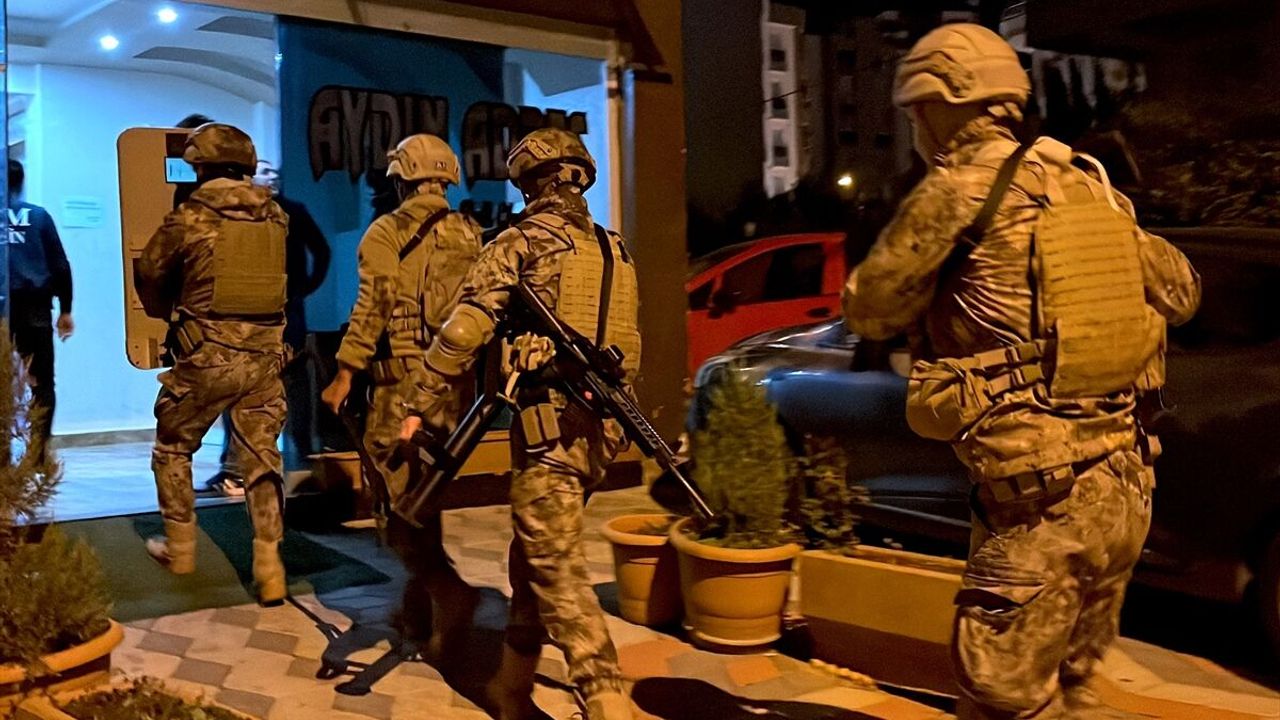 Mersin'de PKK/KCK ve FETÖ operasyonunda 10 zanlı gözaltına alındı