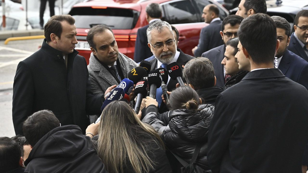 Bakan Işıkhan: Asgari Ücret Tespit Komisyonu aralık ayında toplanacak