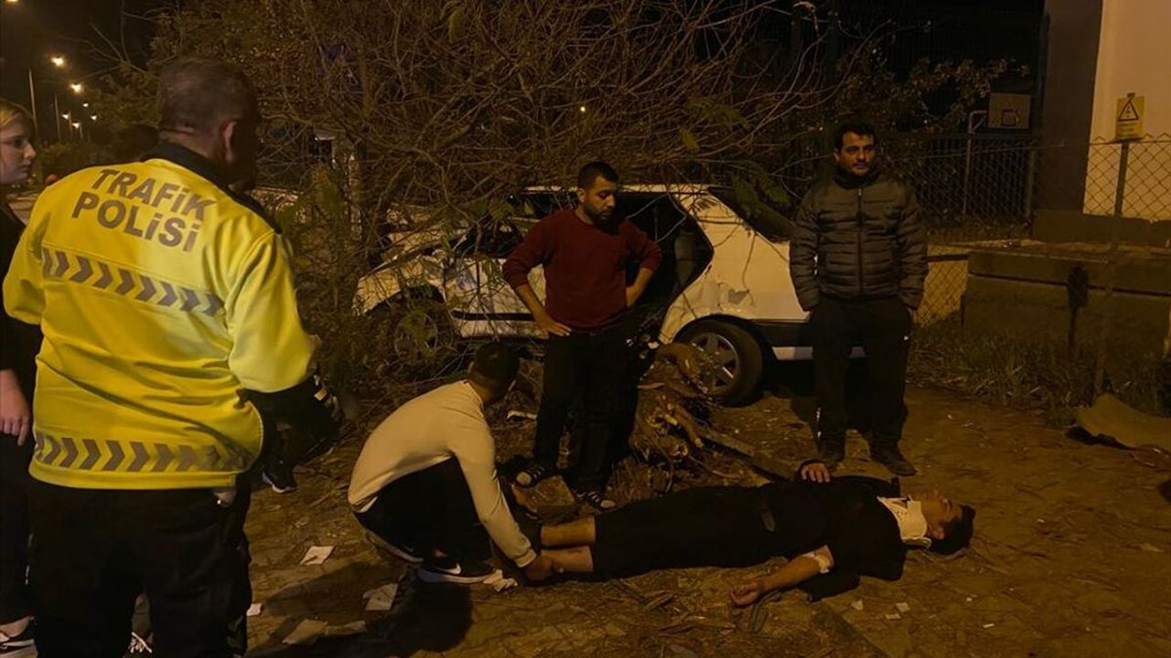 İki otomobilin çarpışması sonucu 5 kişi yaralandı￼