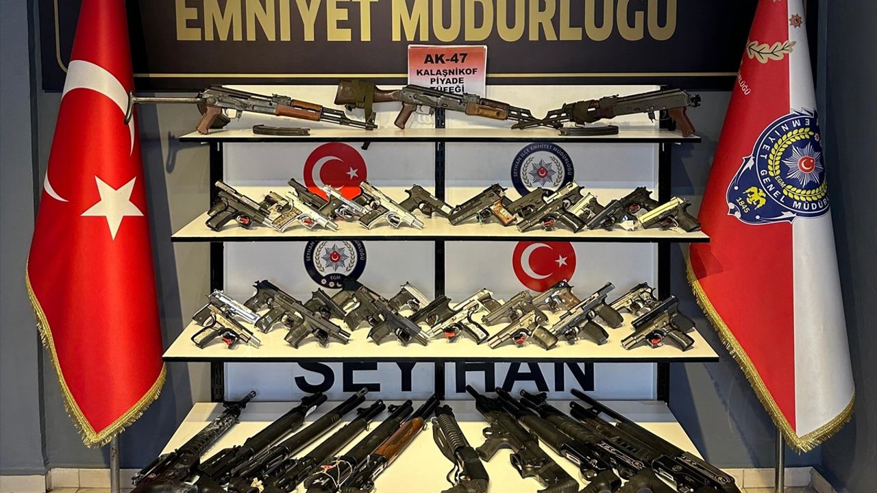 Operasyon ve denetimlerde ruhsatsız 65 silah ele geçirildi