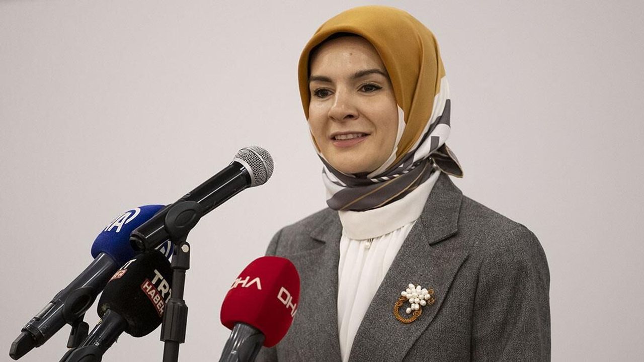 2024 itibarıyla 8 bin 164 koruyucu aile yanında 9 bin 806 çocuğumuz himaye ediliyor