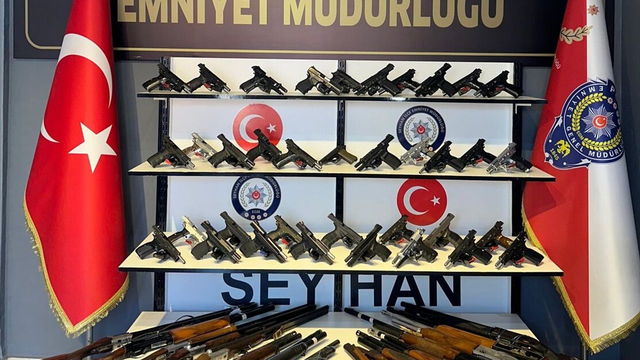 Adana'daki operasyon ve denetimlerde 55 ruhsatsız silah ele geçirildi