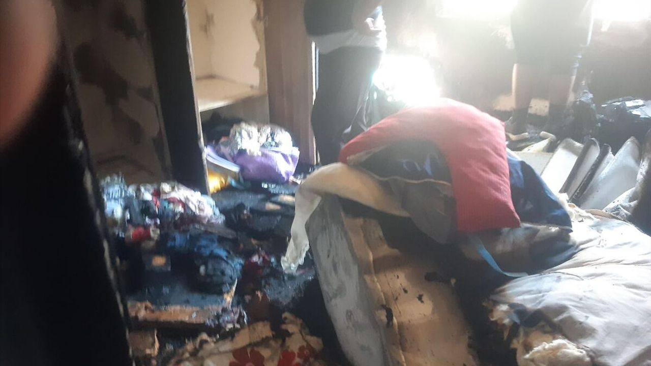 Tek katlı evde çıkan yangın hasara neden oldu￼