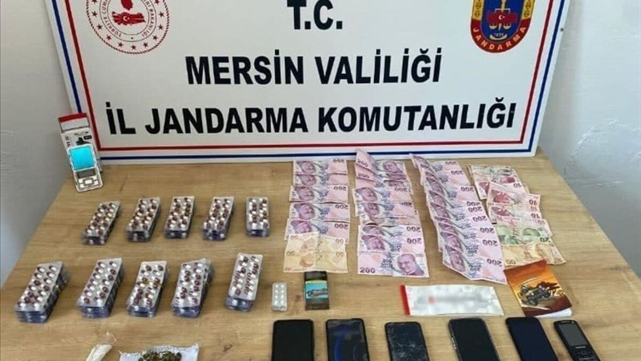 Mersin'de uyuşturucu operasyonunda yakalanan 5 zanlıdan 4'ü tutuklandı