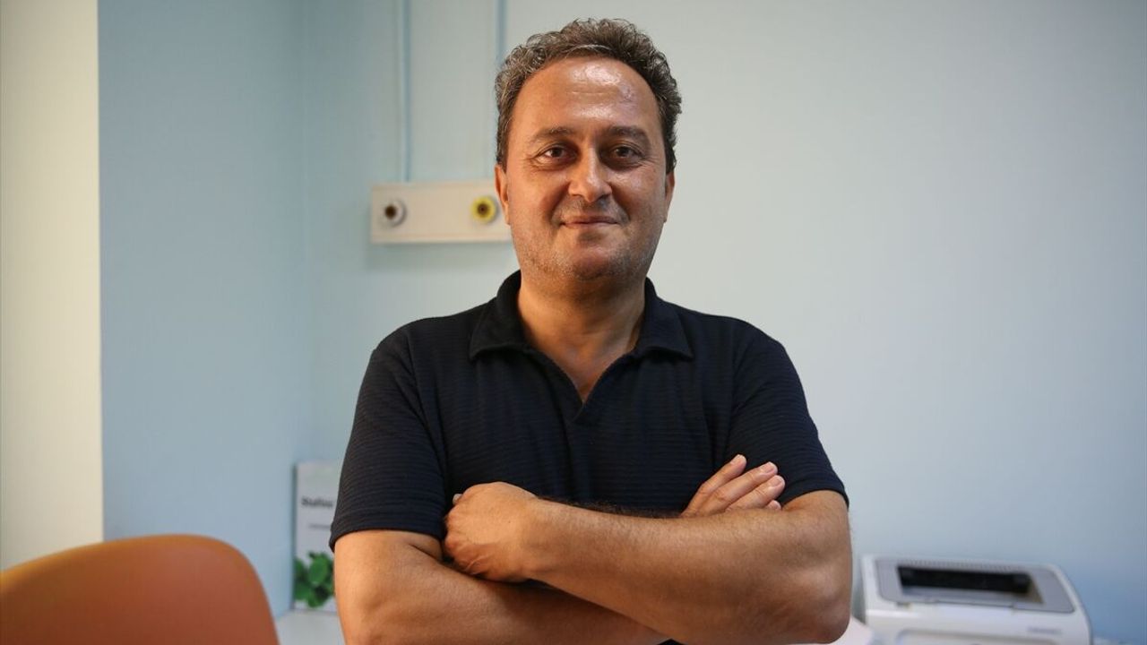 Genç Kızın Midesinden 2 Kilogram Kıl Yumağı Çıktı