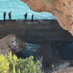 Alanya'da yüzmek için indiği kayalıklarda mahsur kalan kişi kurtarıldı