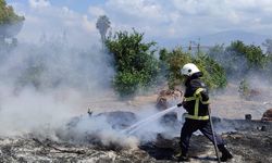 Arsuz'da otluk ve çalılık alanda çıkan yangınlar söndürüldü