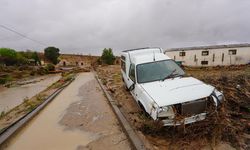 İspanya'da şiddetli yağış ve fırtına büyük hasara yol açtı