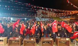 Sanatçı Uğur Işılak, Adana'da konser verdi