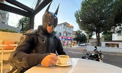 "Tekirdağlı Batman" hayranı olduğu film karakteri gibi yaşıyor