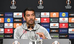 Beşiktaş Teknik Direktörü Giovanni van Bronckhorst: Galibiyetle devam etmek istiyoruz