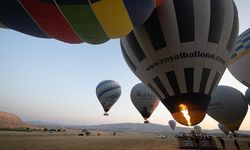 Kapadokya'da balon turları rüzgar nedeniyle hafta sonuna kadar ertelendi